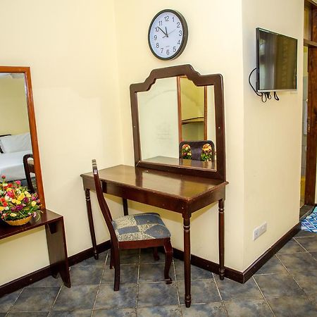 Saadani Tourist Center - Hostel Dar es Salaam Eksteriør billede