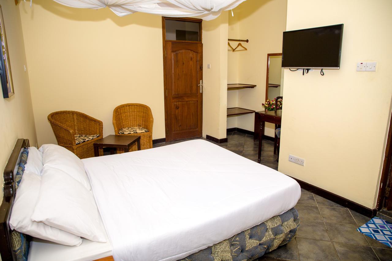 Saadani Tourist Center - Hostel Dar es Salaam Eksteriør billede