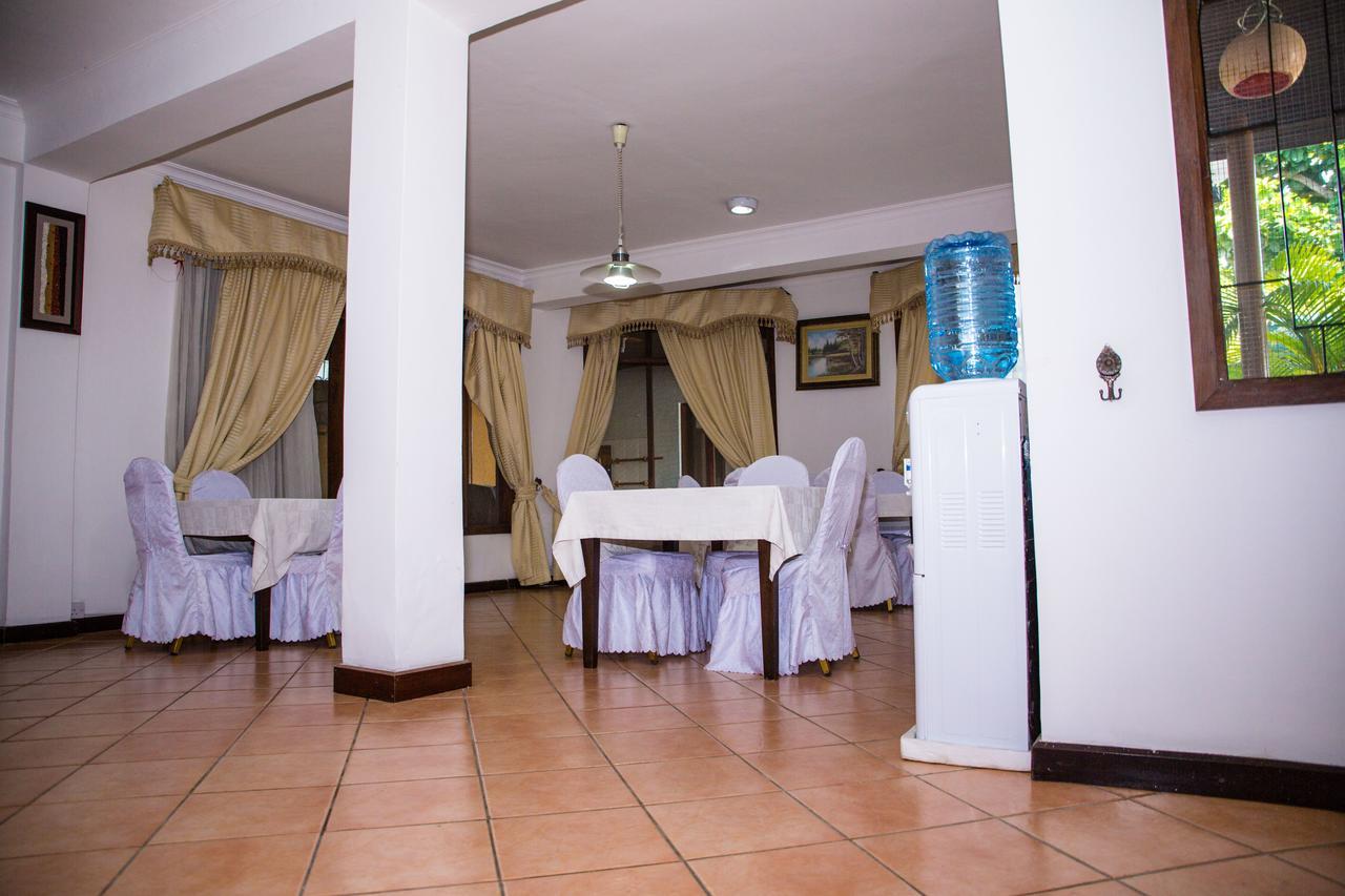 Saadani Tourist Center - Hostel Dar es Salaam Eksteriør billede