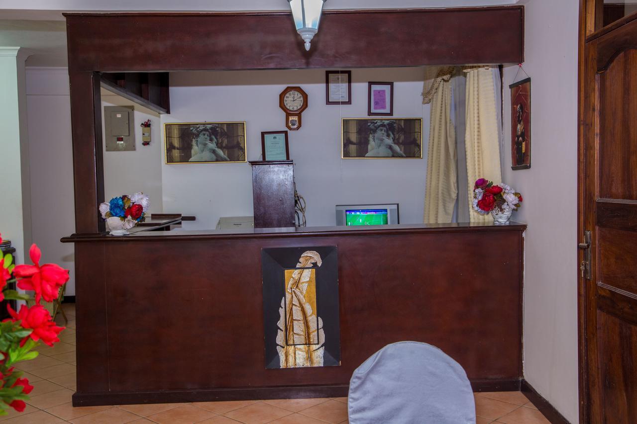 Saadani Tourist Center - Hostel Dar es Salaam Eksteriør billede