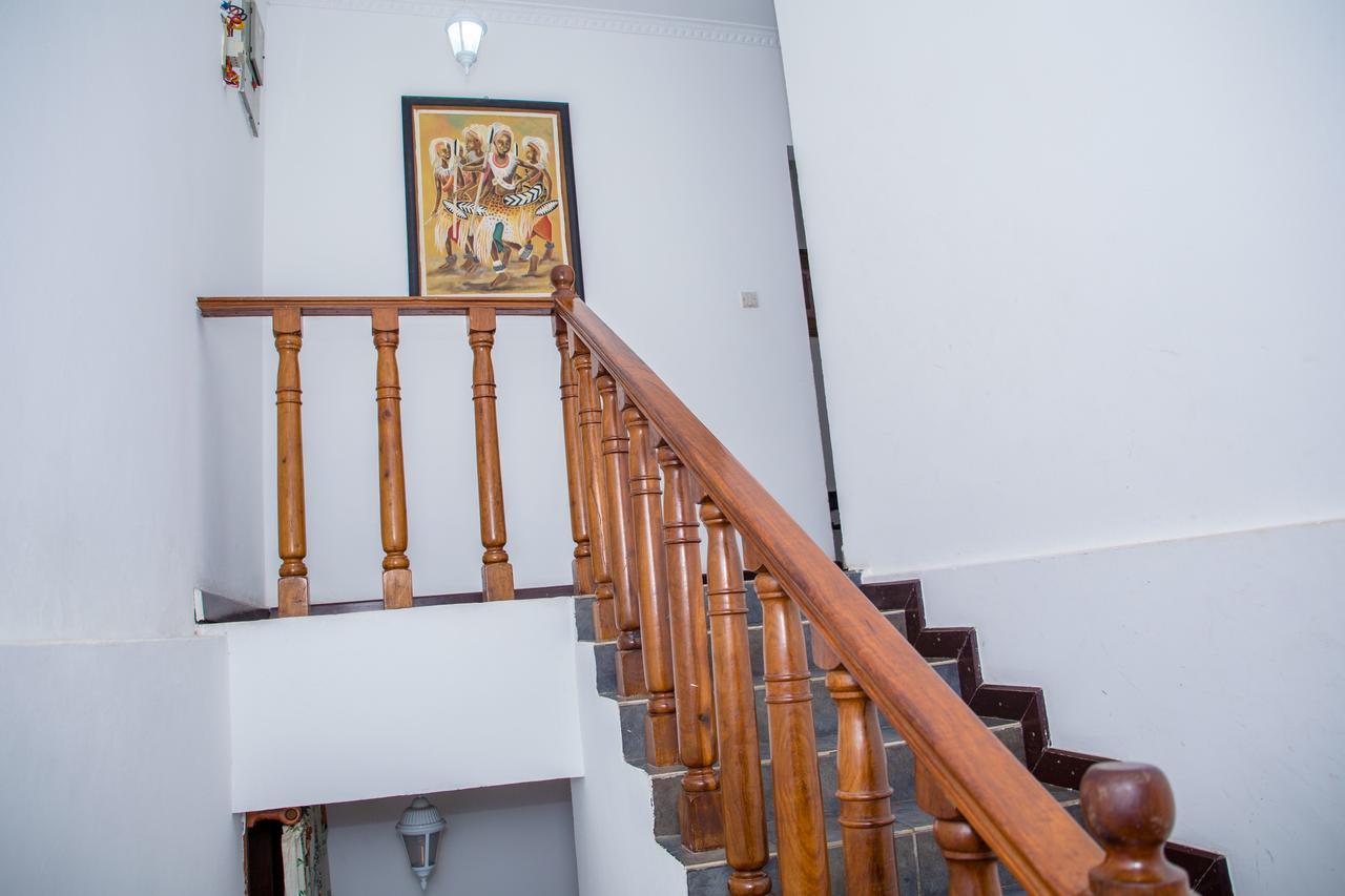 Saadani Tourist Center - Hostel Dar es Salaam Eksteriør billede