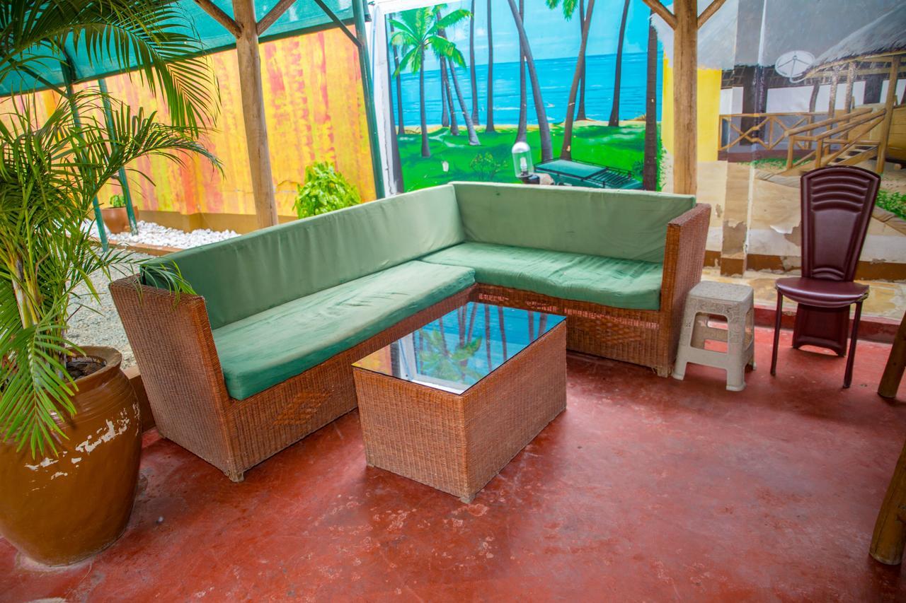Saadani Tourist Center - Hostel Dar es Salaam Eksteriør billede