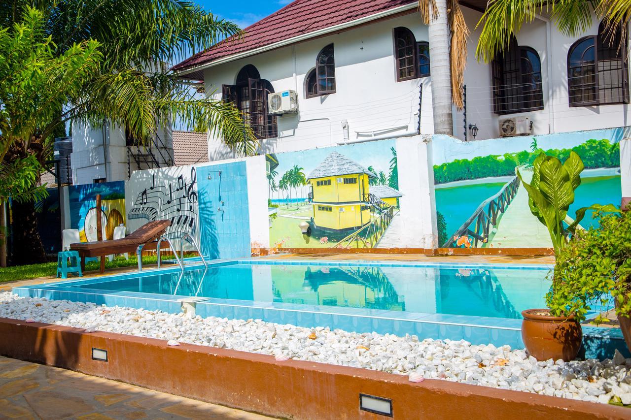 Saadani Tourist Center - Hostel Dar es Salaam Eksteriør billede